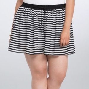 Torrid Striped Skort / Short size 2 2x